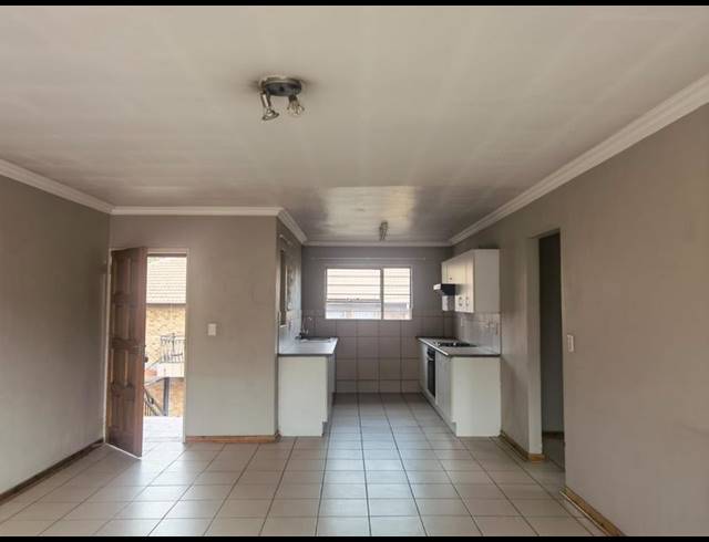 3 BEDROOM PROPERTY TO RENT IN SELECTION PARK